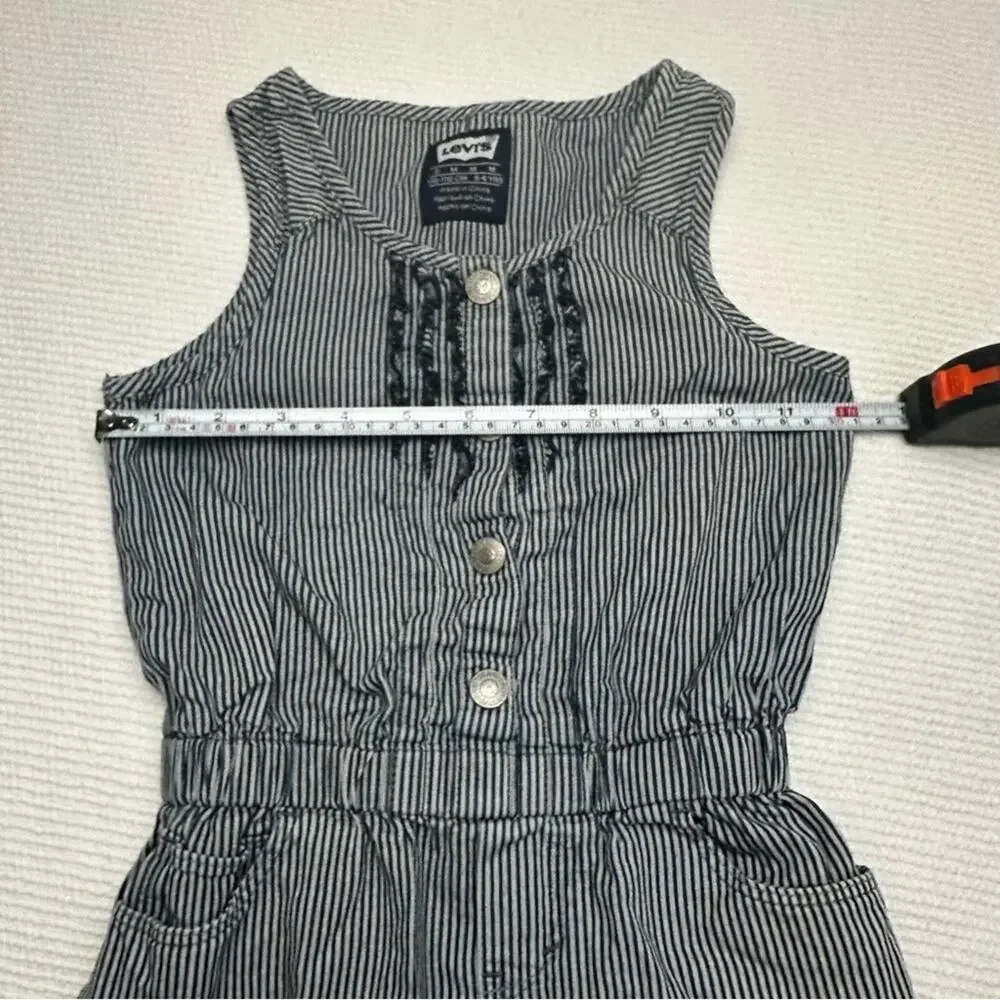 Levis questions leave
